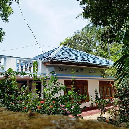 Breeze Guest House トリンコマリー エクステリア 写真